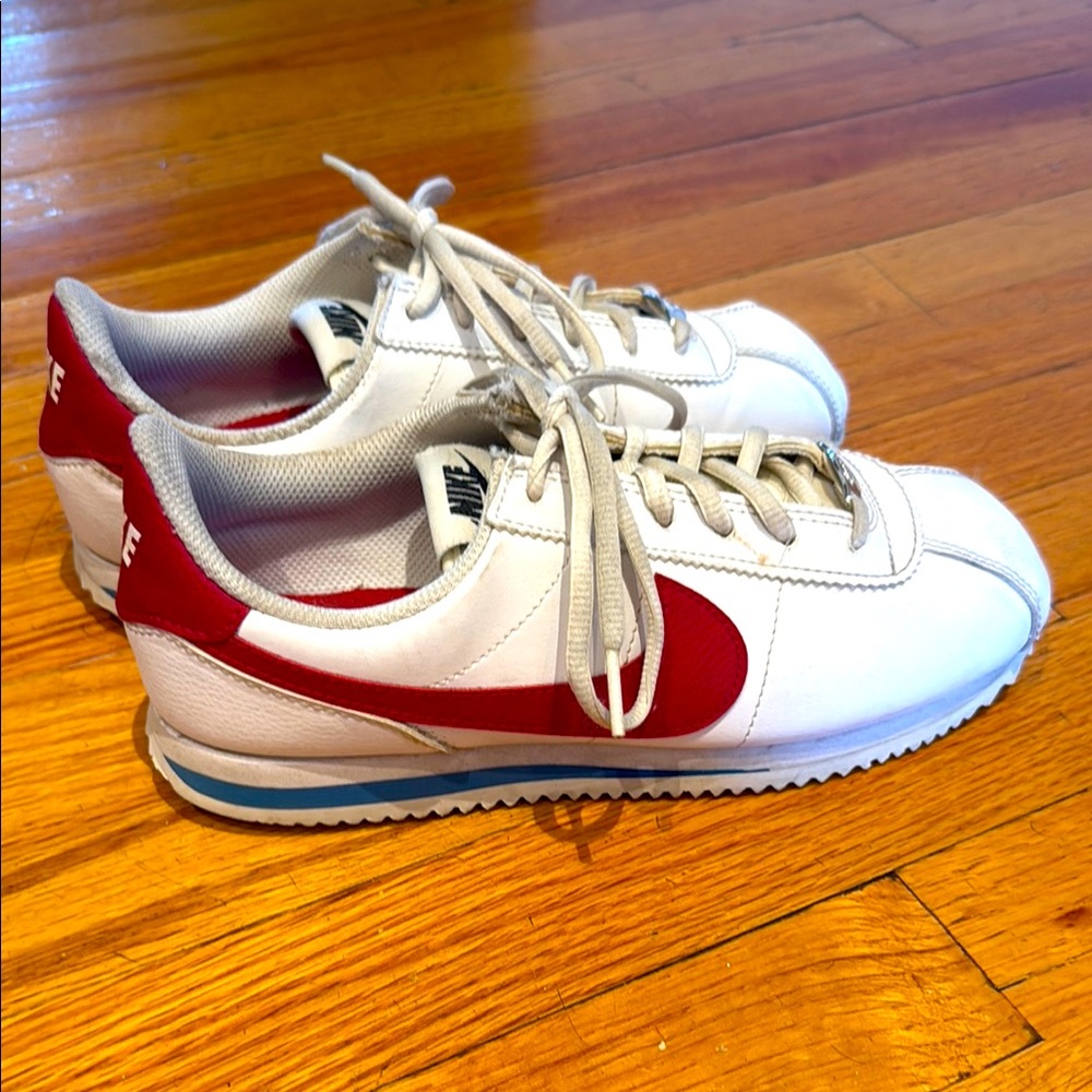 Nike Cortez, Classic White and Red Sneakers, size 6Y
